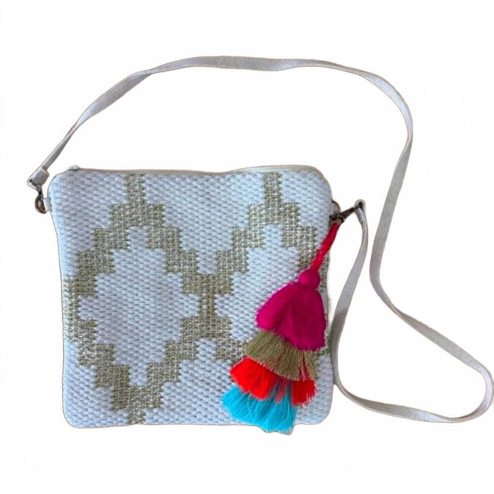 NEW CAMEL THREADS diamond crossbody tote in woven white